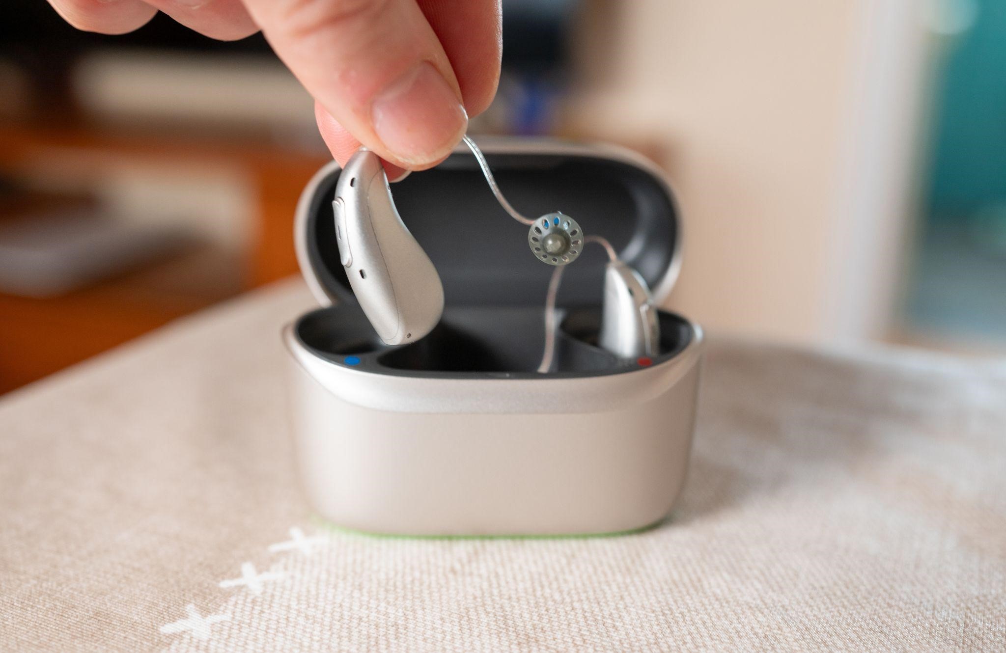 Rechargeable vs. Battery-Powered Hearing Aids