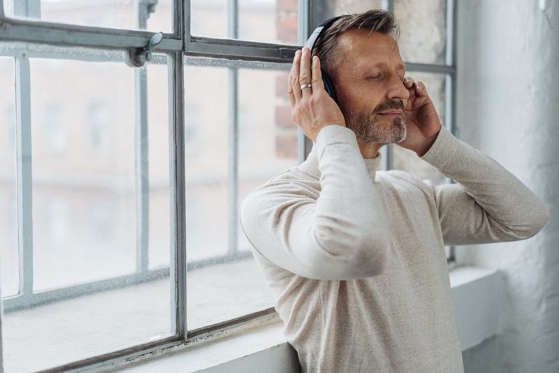 noise-cancelling headphones